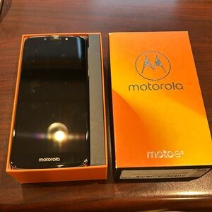 NWT ~ Motorola motoe E5 cell phone, charger, cable, guides